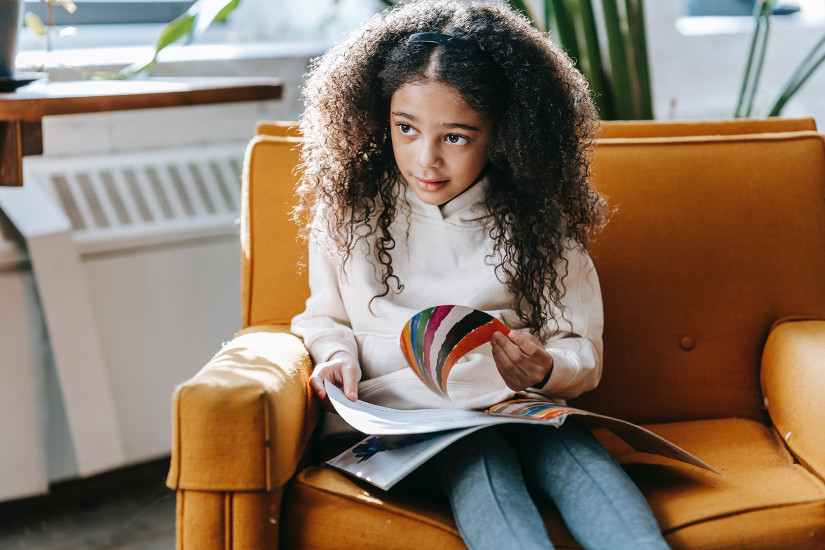 Reading aloud to kids early on encourages them to read independently growing up